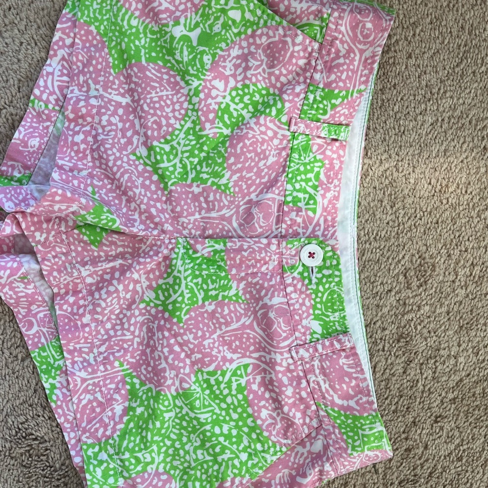Lily Pulitzer “Walsh” Short size 8